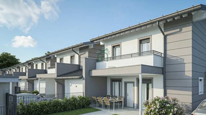 Casa quadrilocale in vendita in Via Costeggiola, Soave