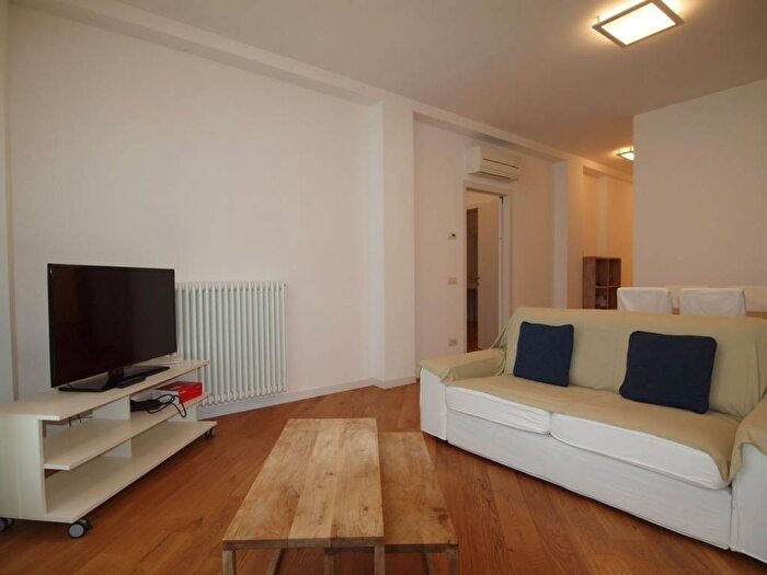 Appartamento trilocale in affitto in Via Giacomo Leopardi, Centro, Varese