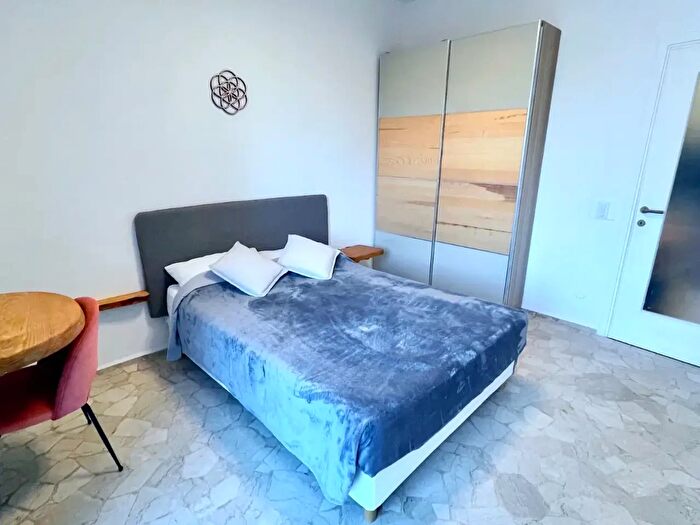 Appartamento trilocale in affitto in Via Villapizzone, Milano