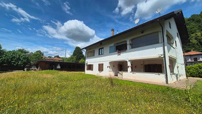 Casa con 6 locali in vendita in Via Valsessera Borgosesia Vercelli, Borgosesia