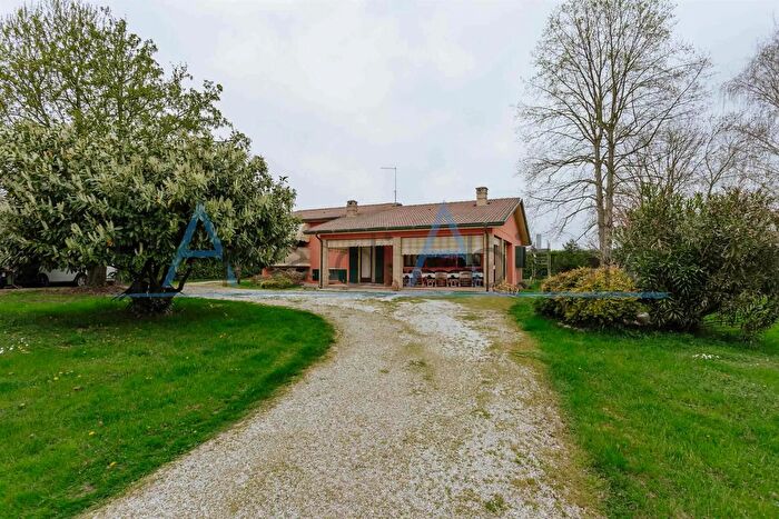 Casa con 7 locali in vendita in Legnaro, Legnaro