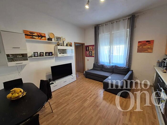 Appartamento trilocale in vendita in Piazza Felice Cavallotti, Livorno