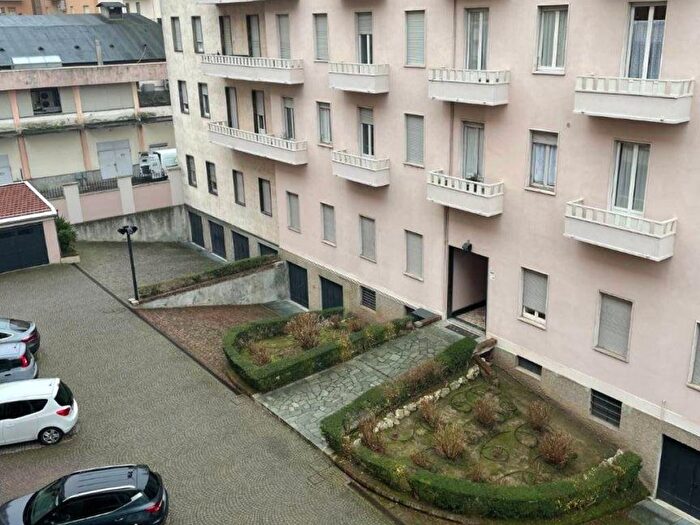 Appartamento trilocale in affitto in Viale Sardegna, Centro Storico, Pavia