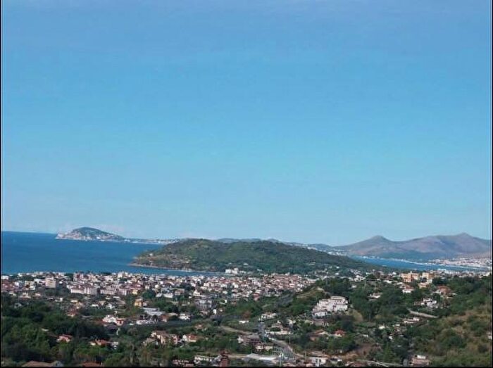 Casa con 6 locali in vendita in Via Antonio Sebastiani, Minturno