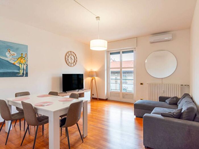 Appartamento con 5 locali in affitto in Via Ponte Seveso, Centrale, Milano