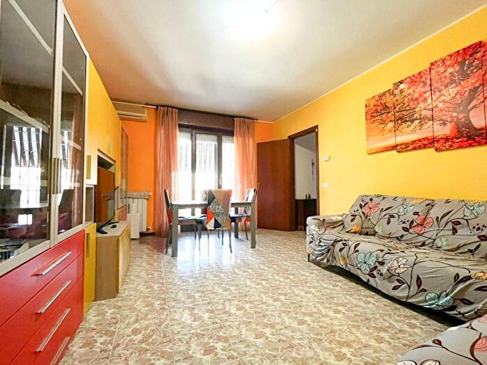 Appartamento trilocale in affitto in Via Giorgio Stephenson, Centro, Settimo Milanese