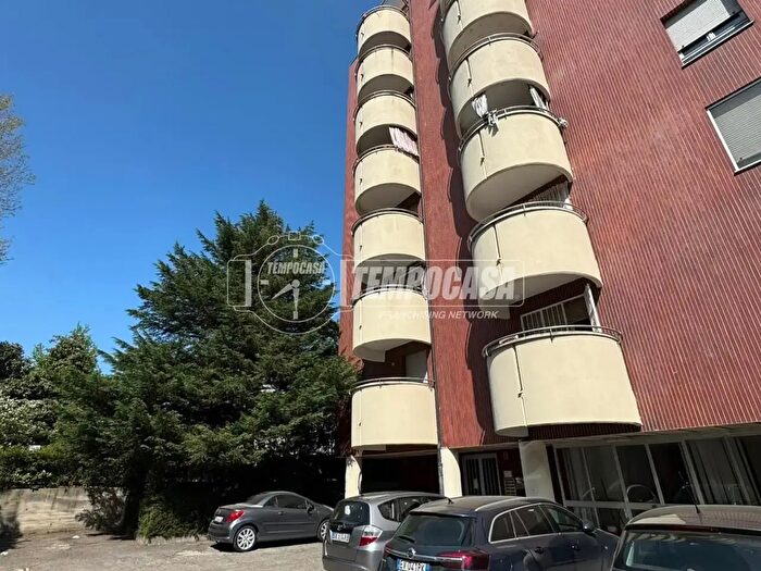 Appartamento trilocale in vendita in Via l Pirandello, Cologno Monzese