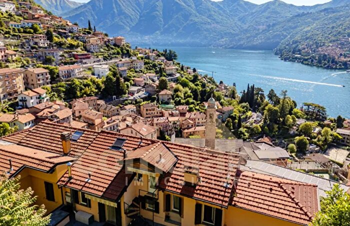 Appartamento con 5 locali in vendita in Via Ranzato Moltrasio Moltrasio Collinare Panoramico Residenziale, Moltrasio