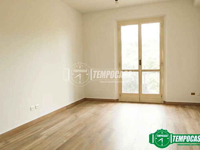 Appartamento trilocale in vendita in Via Curzola Scala V, Milano