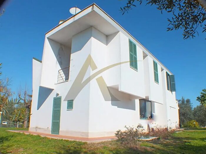 Casa con 5 locali in vendita in Velletri
