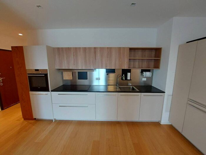 Appartamento bilocale in affitto in Via Giuseppe Frua, Frua, Milano