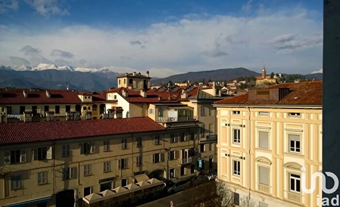 Appartamento quadrilocale in vendita in Piazza Roma, Pinerolo