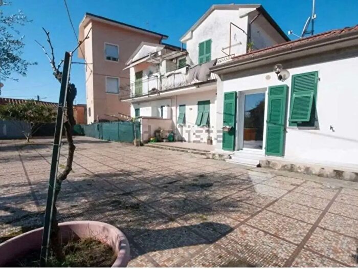 Appartamento con 5 locali in vendita in Via Nave, Sarzana