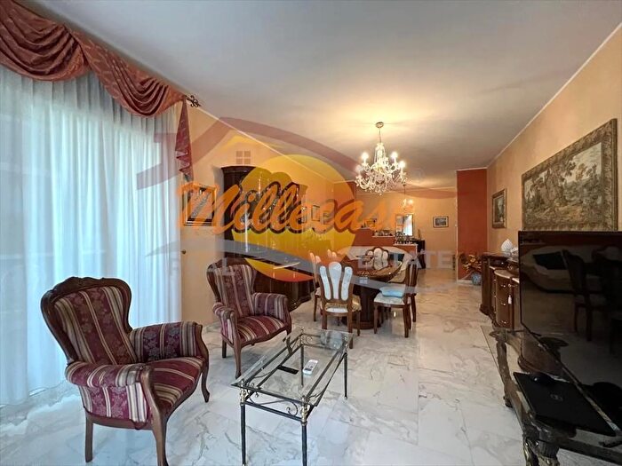 Appartamento con 5 locali in vendita in Viale Scala Greca, Siracusa