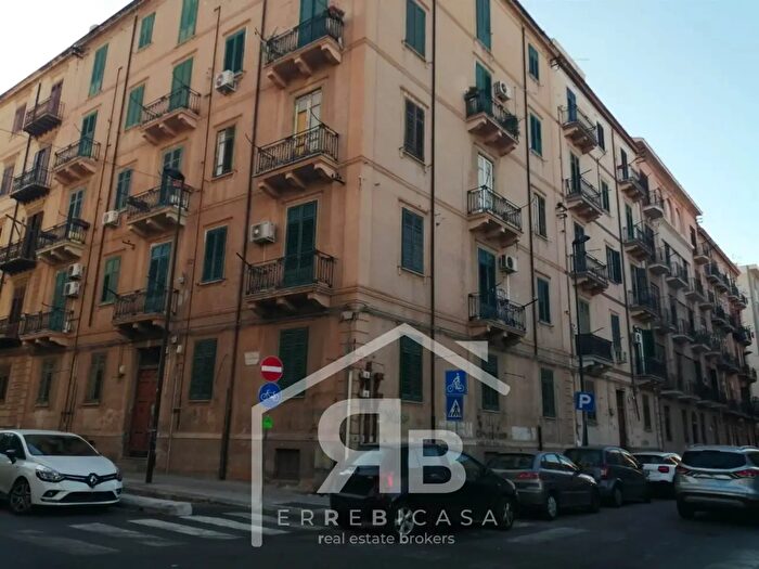 Appartamento con 5 locali in vendita in Palermo