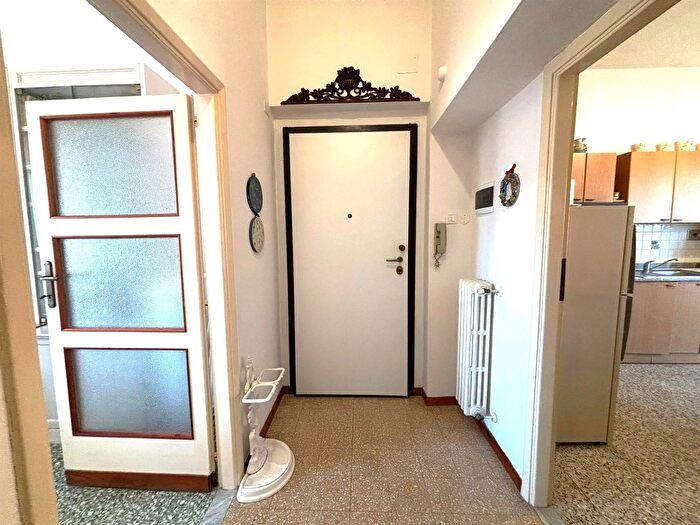 Appartamento con 5 locali in vendita in Viareggio