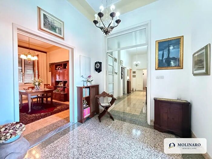 Appartamento con 6 locali in vendita in Via del Pignoncino Firenze Fi, Firenze