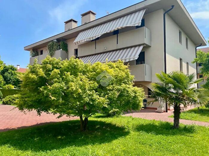 Appartamento quadrilocale in vendita in Via della Costituzione, Albignasego