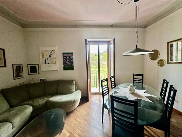 Appartamento con 6 locali in vendita in Pomarance