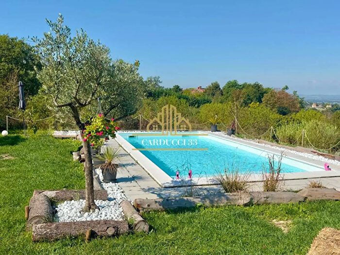 Casa con 5 locali in vendita in Tortona