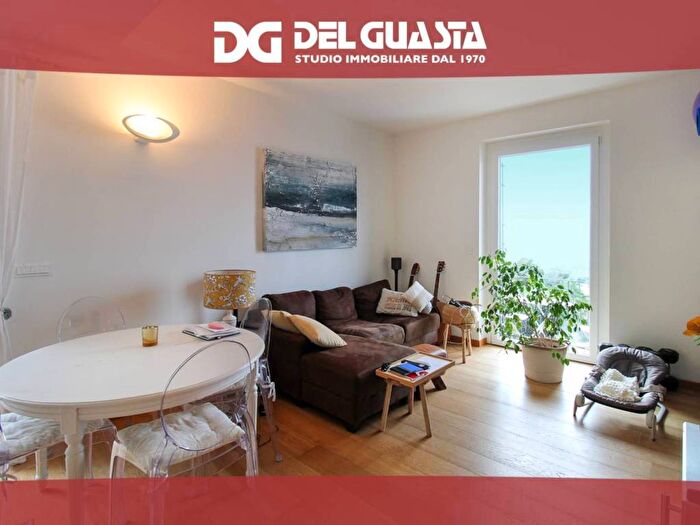 Appartamento con 6 locali in affitto in Scalinata Domenico Chiodo, Righi, Genova