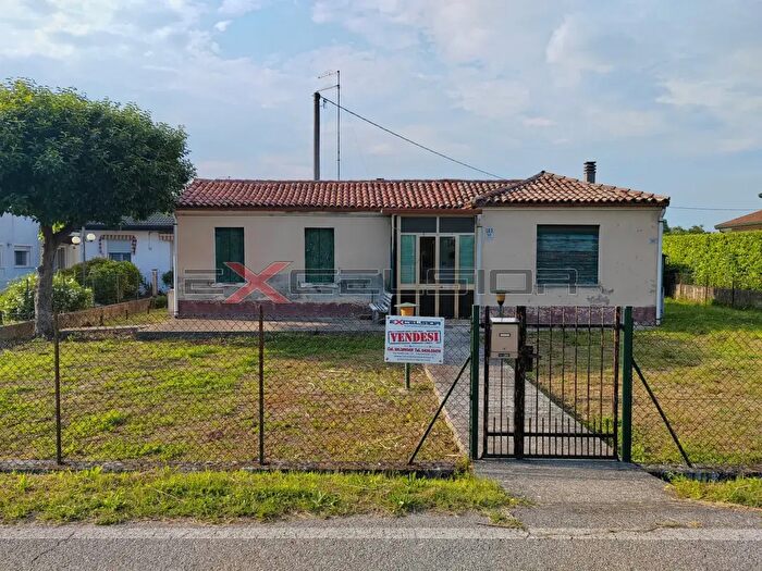Casa trilocale in vendita in Cavarzere Via G Matteotti Bis, Pettorazza Grimani