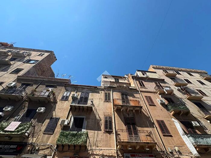 Appartamento quadrilocale in vendita in Via Francesco Paolo Perez, Palermo