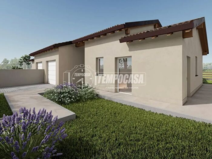 Appartamento quadrilocale in vendita in Strada Banzola, Fornovo Di Taro