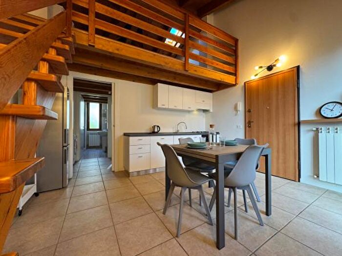 Appartamento trilocale in vendita in Via Poggio Ama, Selvino