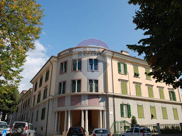 Appartamento quadrilocale in affitto in Villa Comunale, L'Aquila