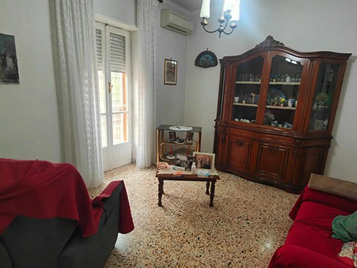 Appartamento trilocale in vendita in Via Paolo Giacometti, Roma