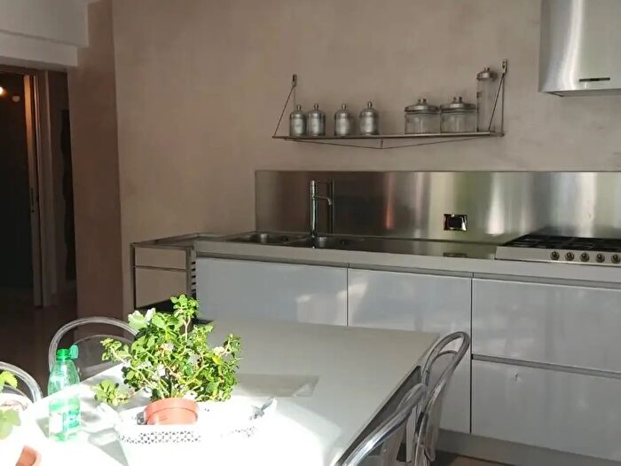 Casa con 6 locali in vendita in Massa