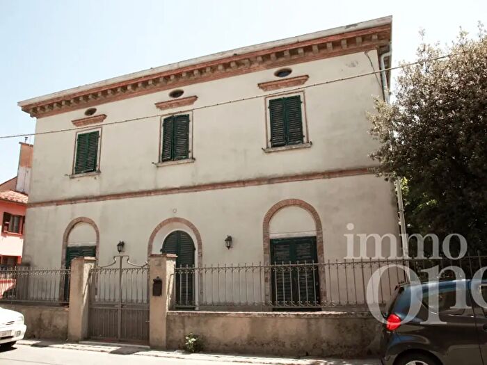 Casa con 6 locali in vendita in Via Roma, Cascina
