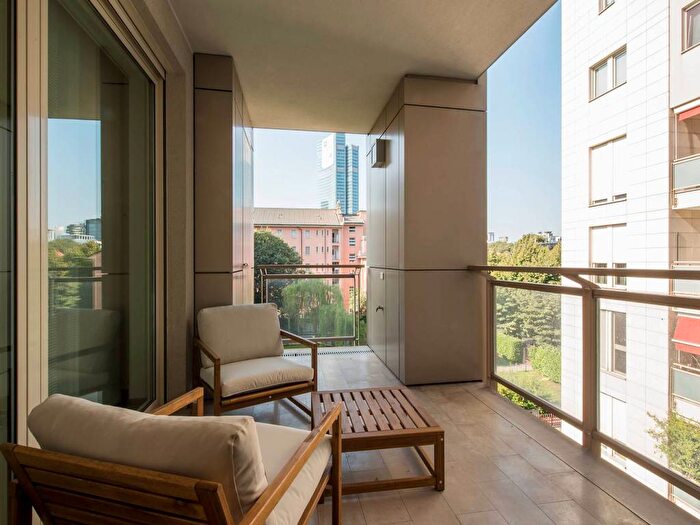 Appartamento trilocale in affitto in Via Timavo, Isola, Milano