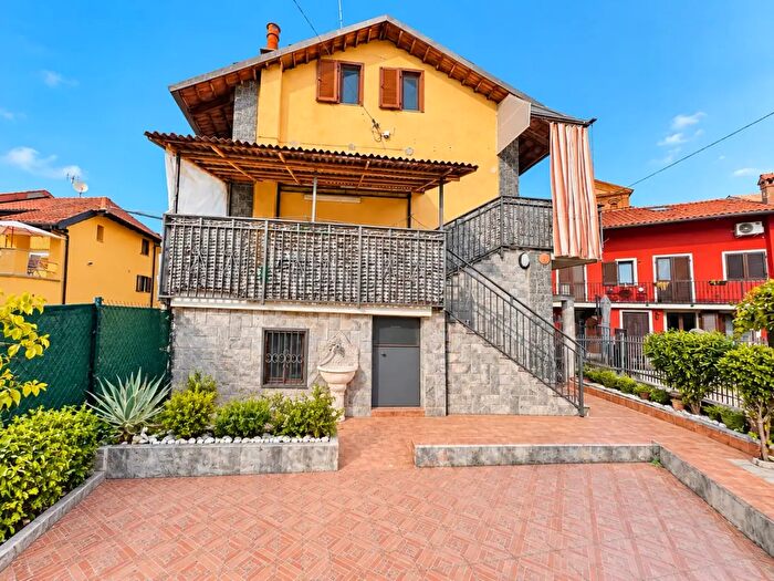 Appartamento trilocale in vendita in Vicolo San Michele, Druento