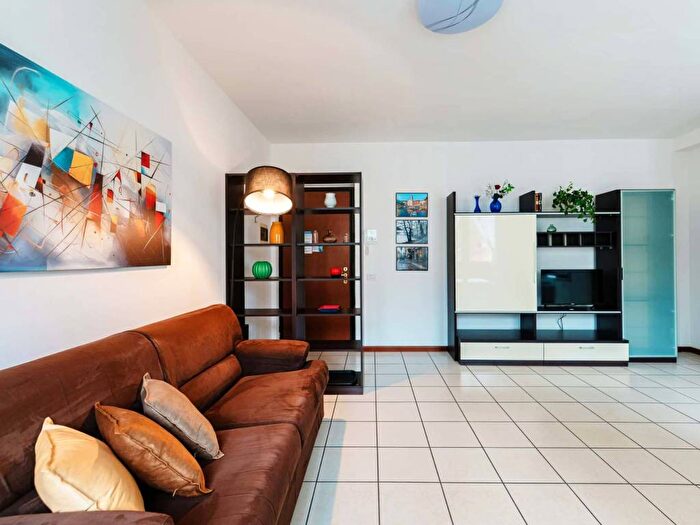 Appartamento monolocale in affitto in Viale Varese, Viale Varese Crocifisso, Como