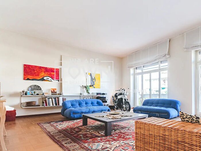 Appartamento trilocale in vendita in Via dei Pellegrini, Milano
