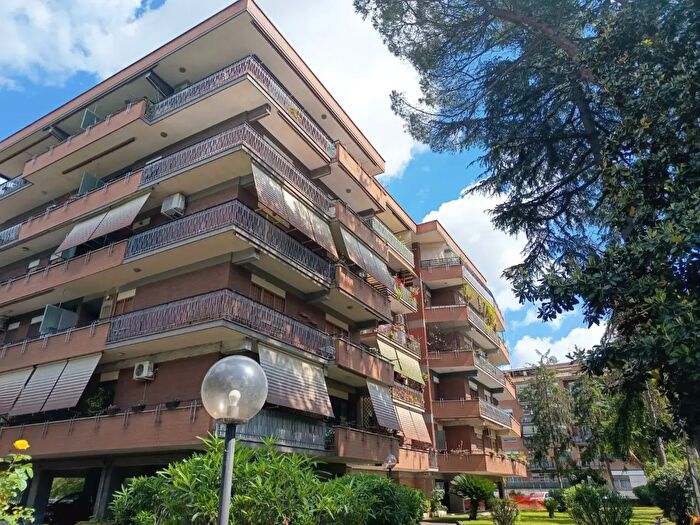 Appartamento bilocale in vendita in Via Luca Ghini, Roma