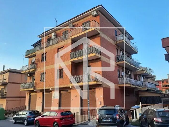 Appartamento trilocale in vendita in Viale Nusco, Roma