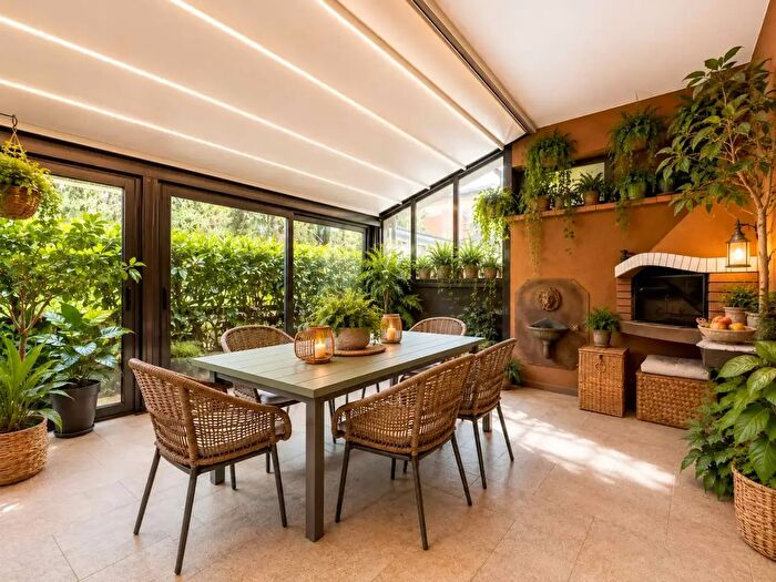 Casa con 7 locali in vendita in Zola Predosa