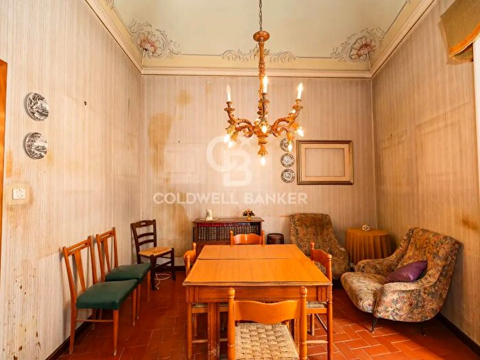Appartamento con 18 locali in vendita in Corso Garibaldi, Modica