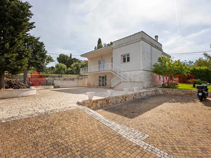 Casa quadrilocale in vendita in Contrada Gorgofreddo, Monopoli