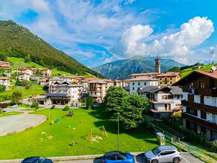 Appartamento trilocale in vendita in Via Belvedere, Serina