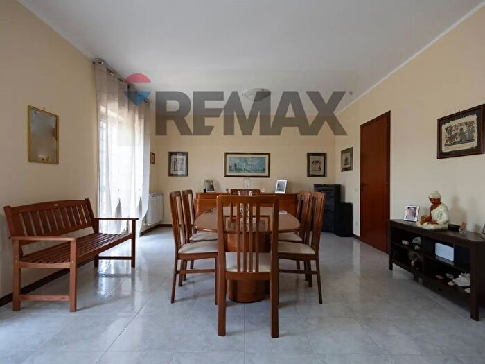 Appartamento quadrilocale in vendita in Via Umberto B, San Pietro Clarenza