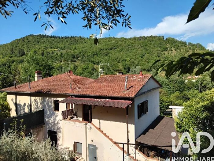 Appartamento con 8 locali in vendita in Via Fosso del Sieci, Pontassieve