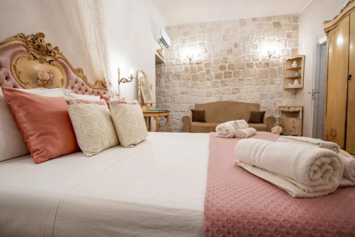 Casa con 6 locali in vendita in Lungomare di Levante Elio Vittorini, Siracusa