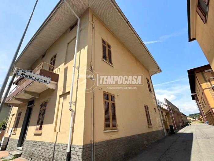 Casa quadrilocale in vendita in Via Martiri della Libertà, Cossato