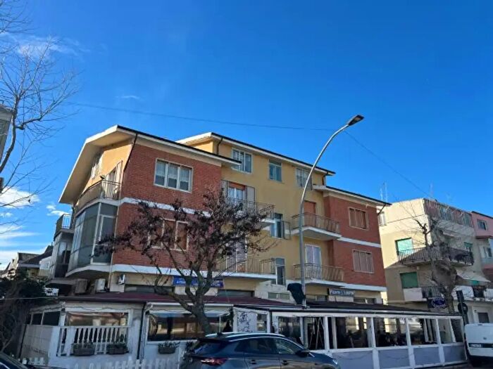 Appartamento trilocale in vendita in Viale Alcione, Francavilla Al Mare