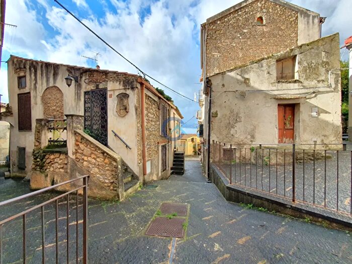 Appartamento bilocale in vendita in Largo Prigioni, Catanzaro