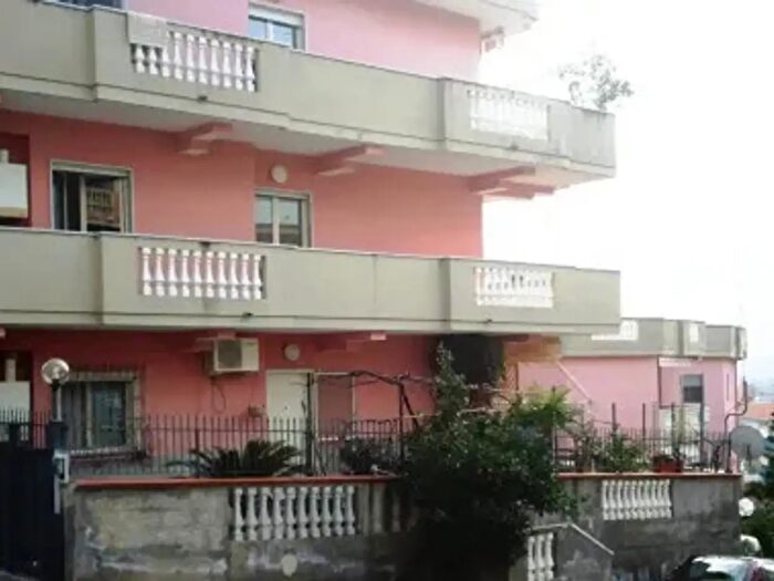 Appartamento trilocale in vendita in Via Giuseppe Pezzotti, Scalea